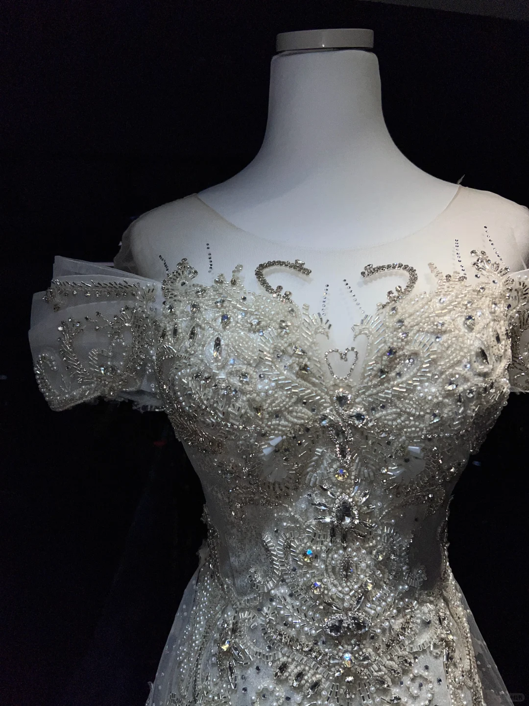 Off Shoulder Ivory Mermaid Wedding Gown Beaded Lace Appliques Detachable Long Tulle Train NV7062