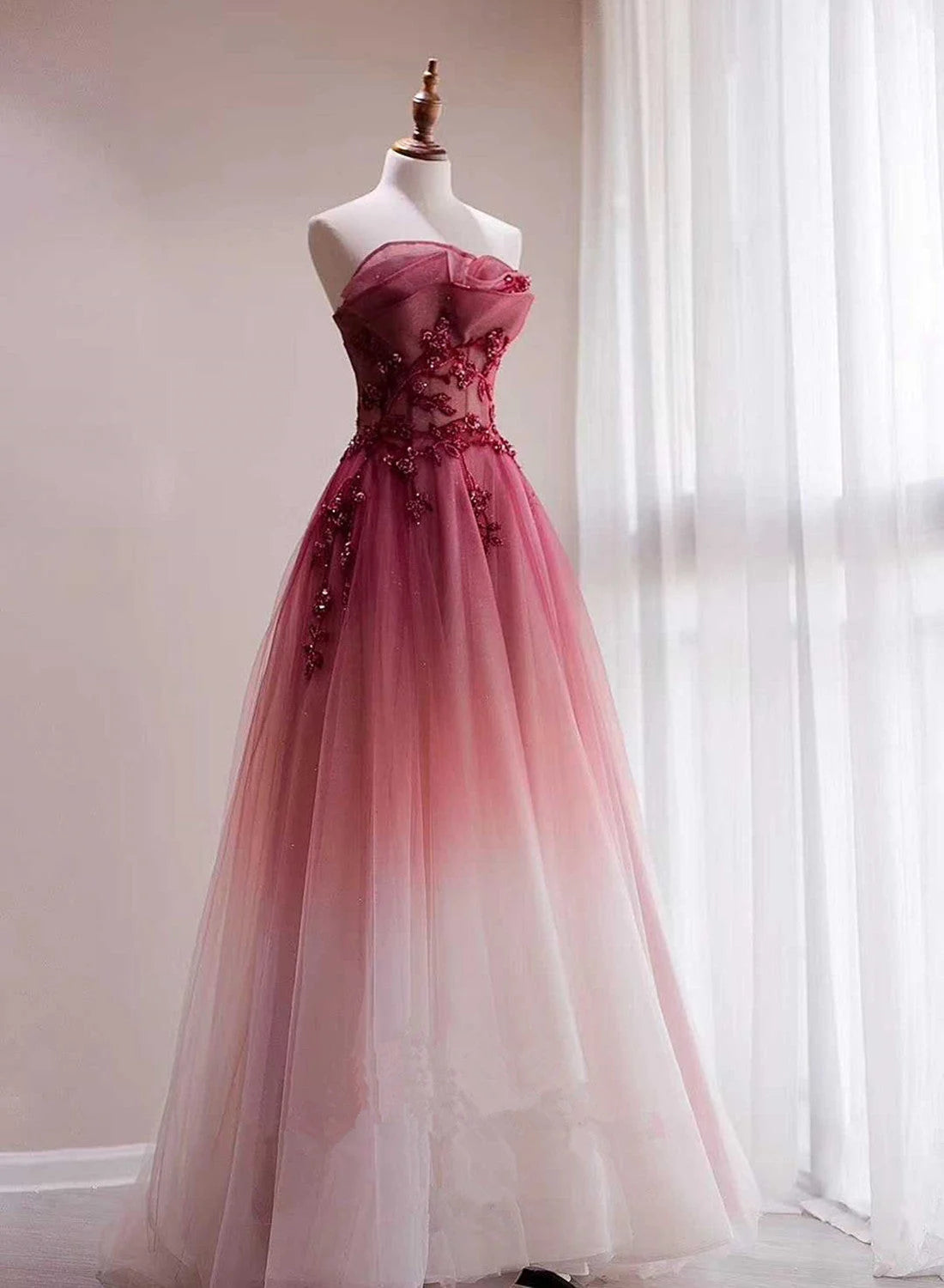 Red Beaded Gradient Tulle Long Party Dress A-Line Elegant Prom Dress nv1708