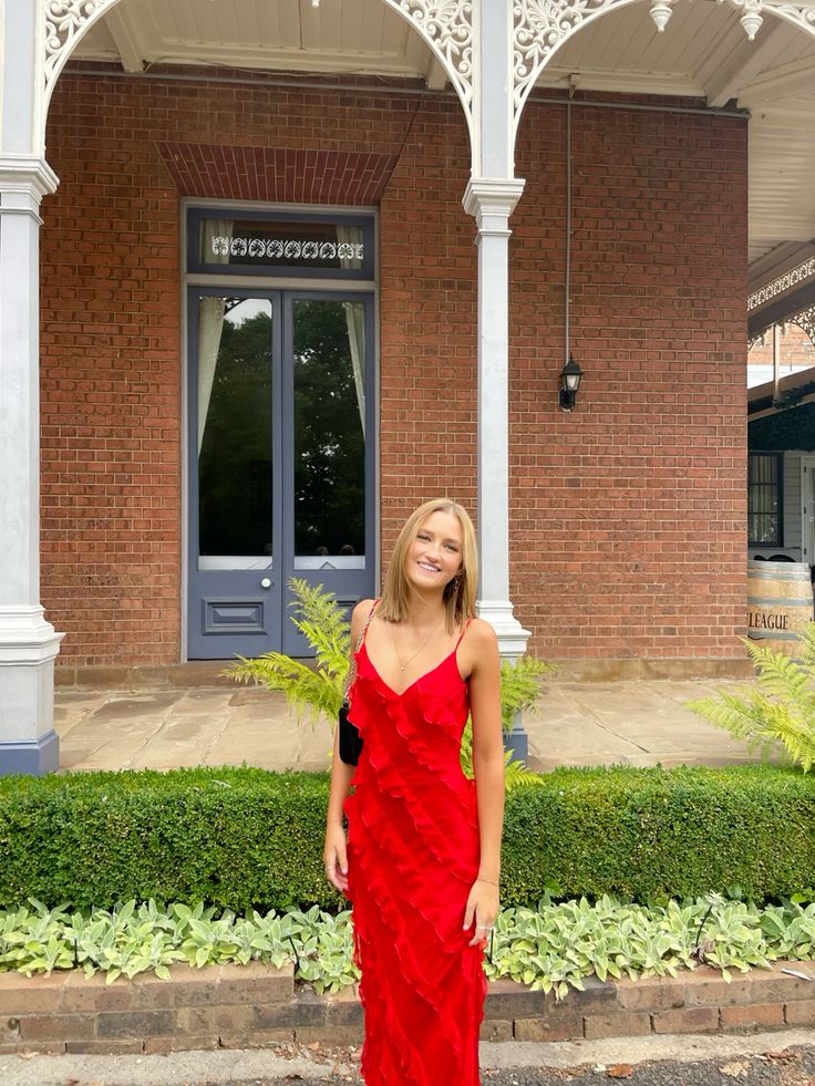 Red Stylish Elegant spaghetti strap Long Chiffon Ruffle Ball Gown Holiday Birthday Party Dress Evening Dress Prom Dress nv3955