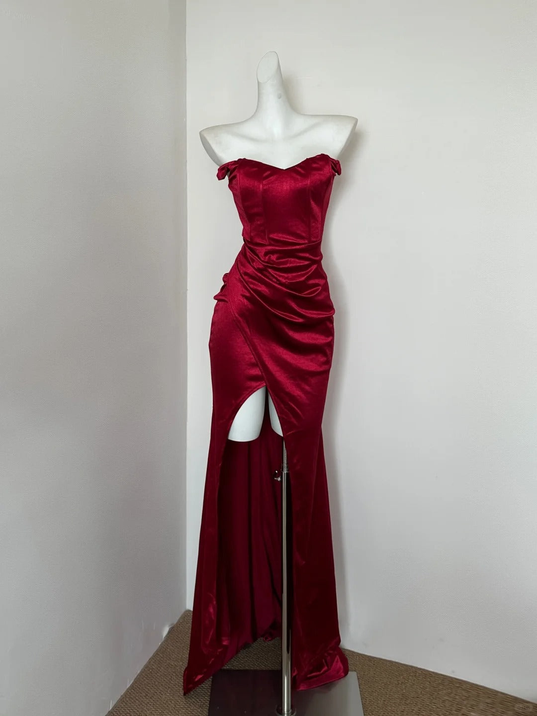 Red Stylish Elegant Long Satin Prom Dress Evening Dress Party Dress nv4182