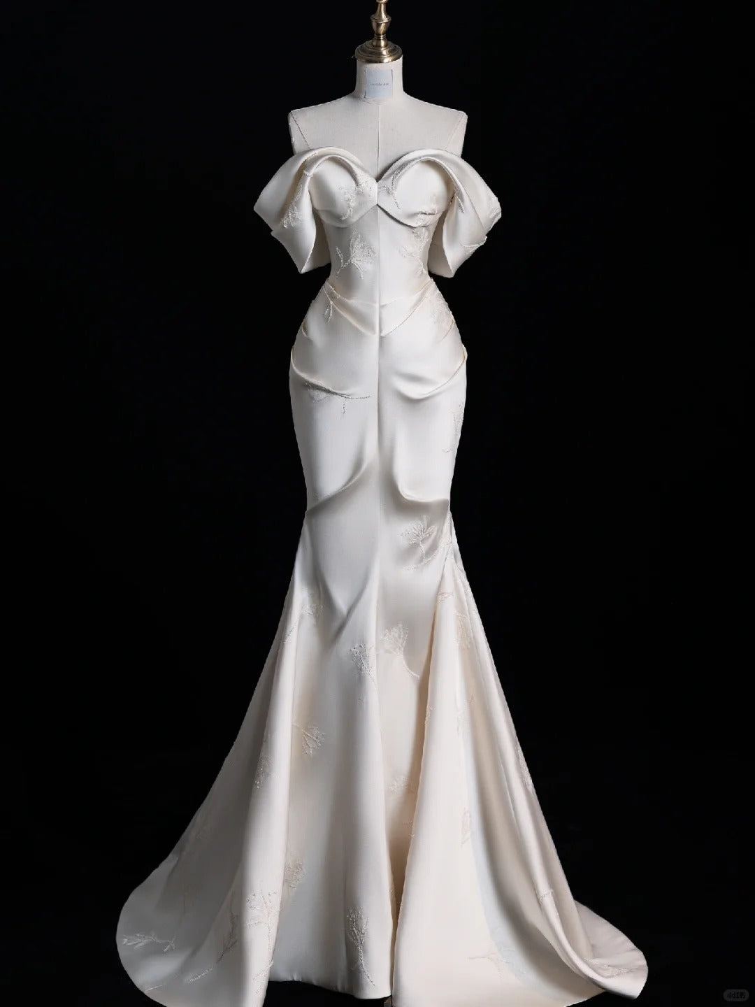 White Gorgeous Exquisite Beaded Long Satin Floor Length Mermaid Slim Ball Gown Evening Gown Wedding Dress nv4124