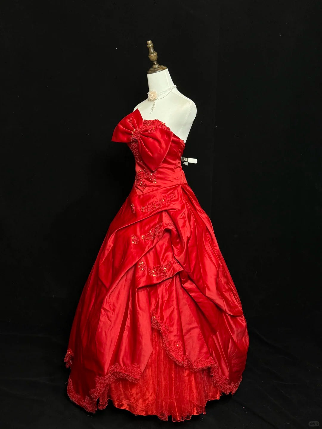 Red and gold exquisite beaded satin floor-length vintage long ball gown nv5148