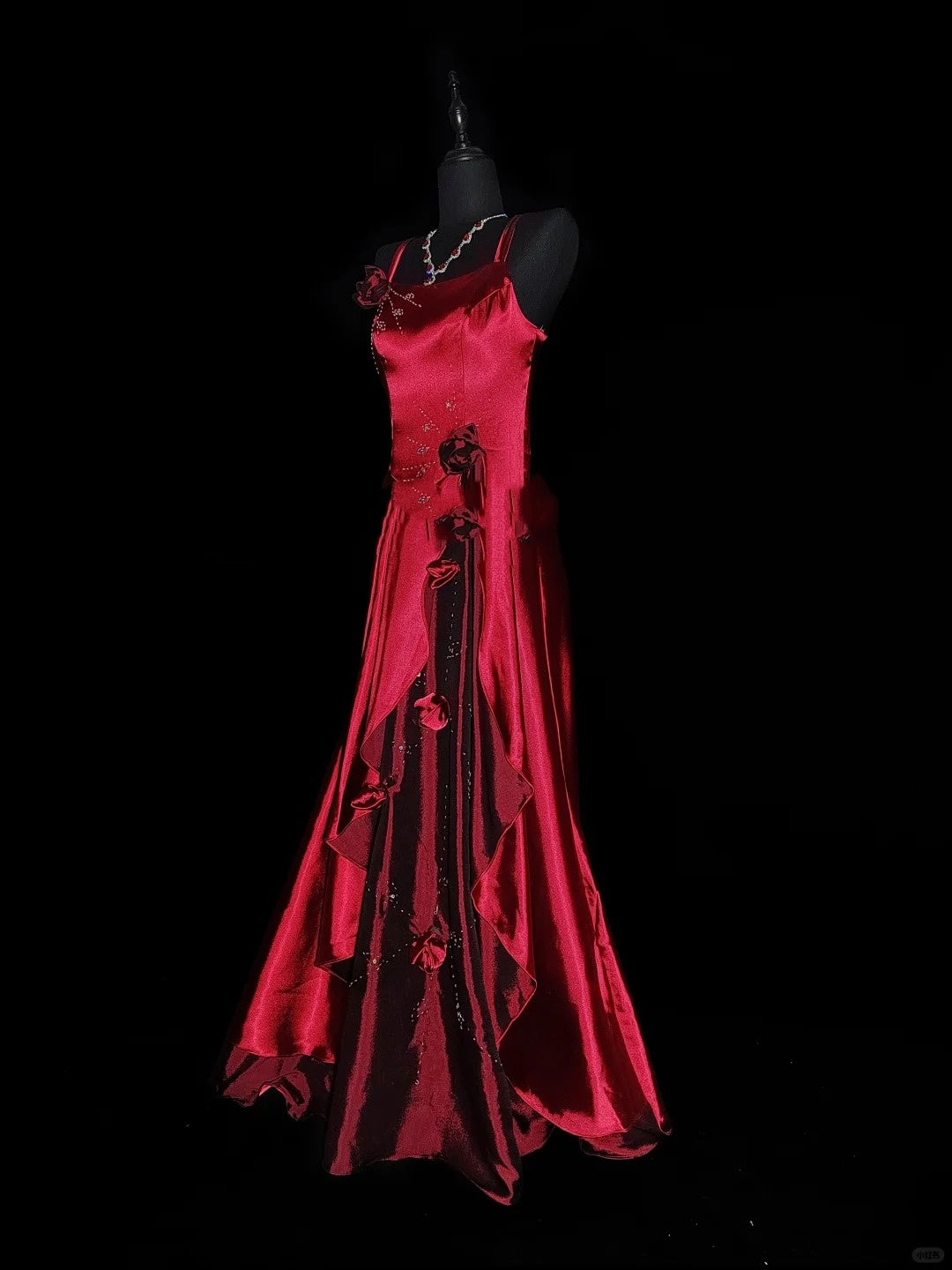 Red Gorgeous Vintage Elegant Delicate Floral Beaded Long Satin Prom Dress Evening Dress Party Dress Prom Dress nv3963