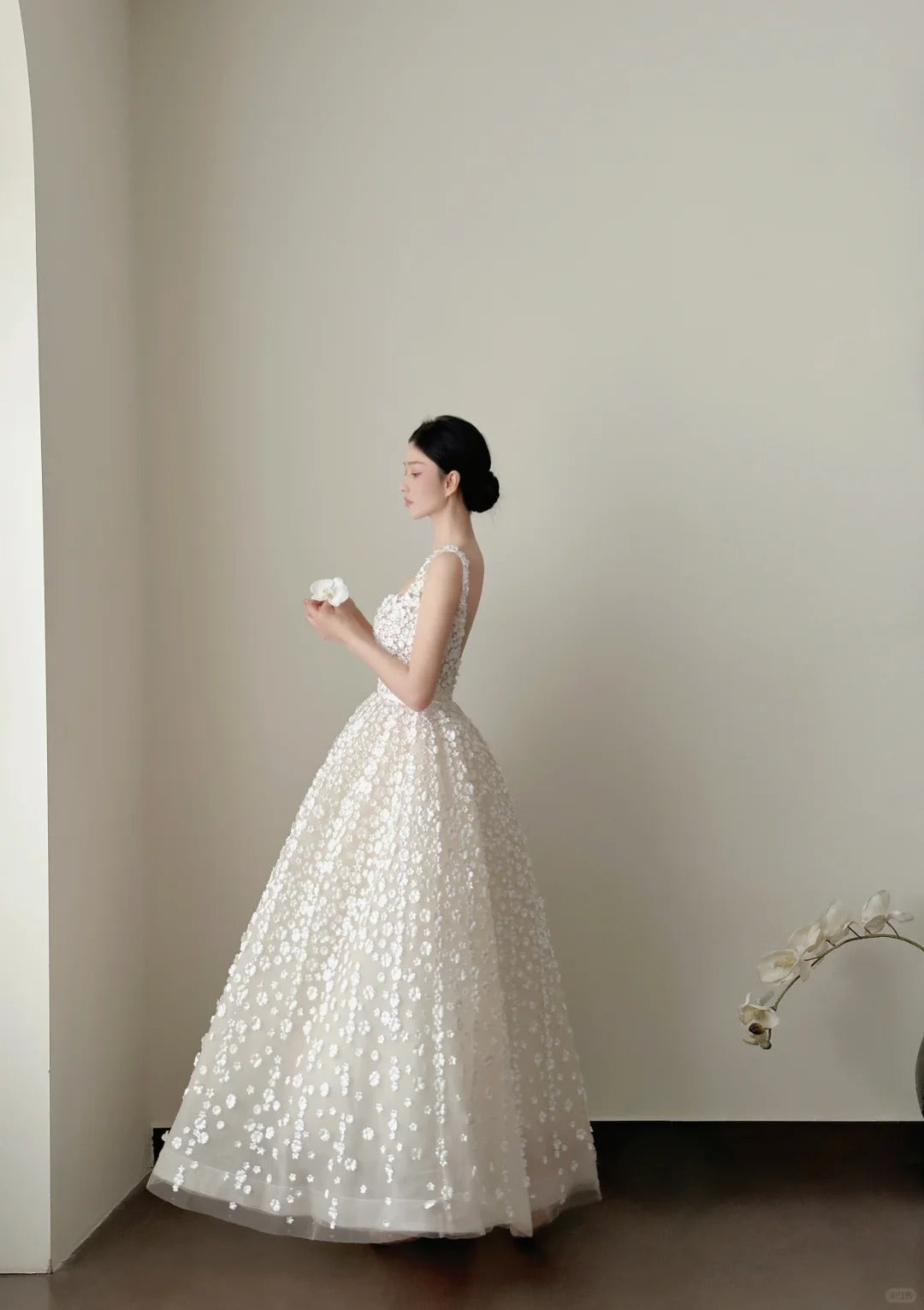 White Gorgeous Stylish Elegant Long Exquisite Floral Tulle Ball Gown Evening Gown nv4068