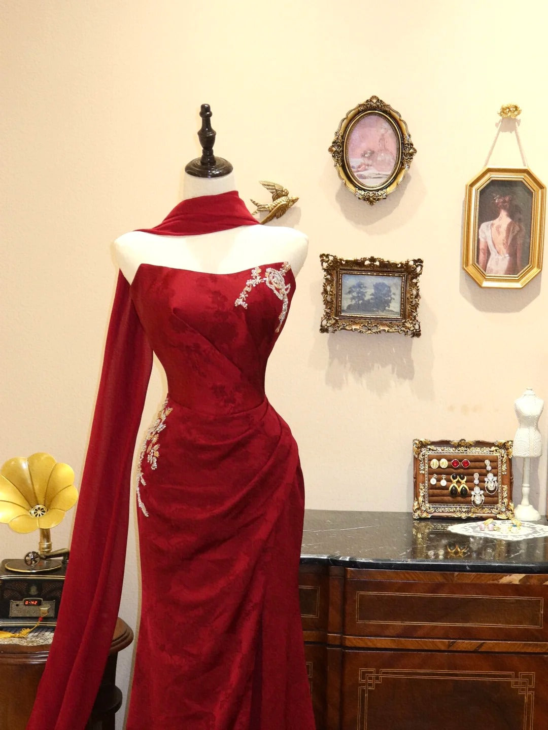 Red Delicate Appliqué Long Mermaid Slim Fit Floor Length Satin Ball Gown Evening Gown Party Dress nv4171