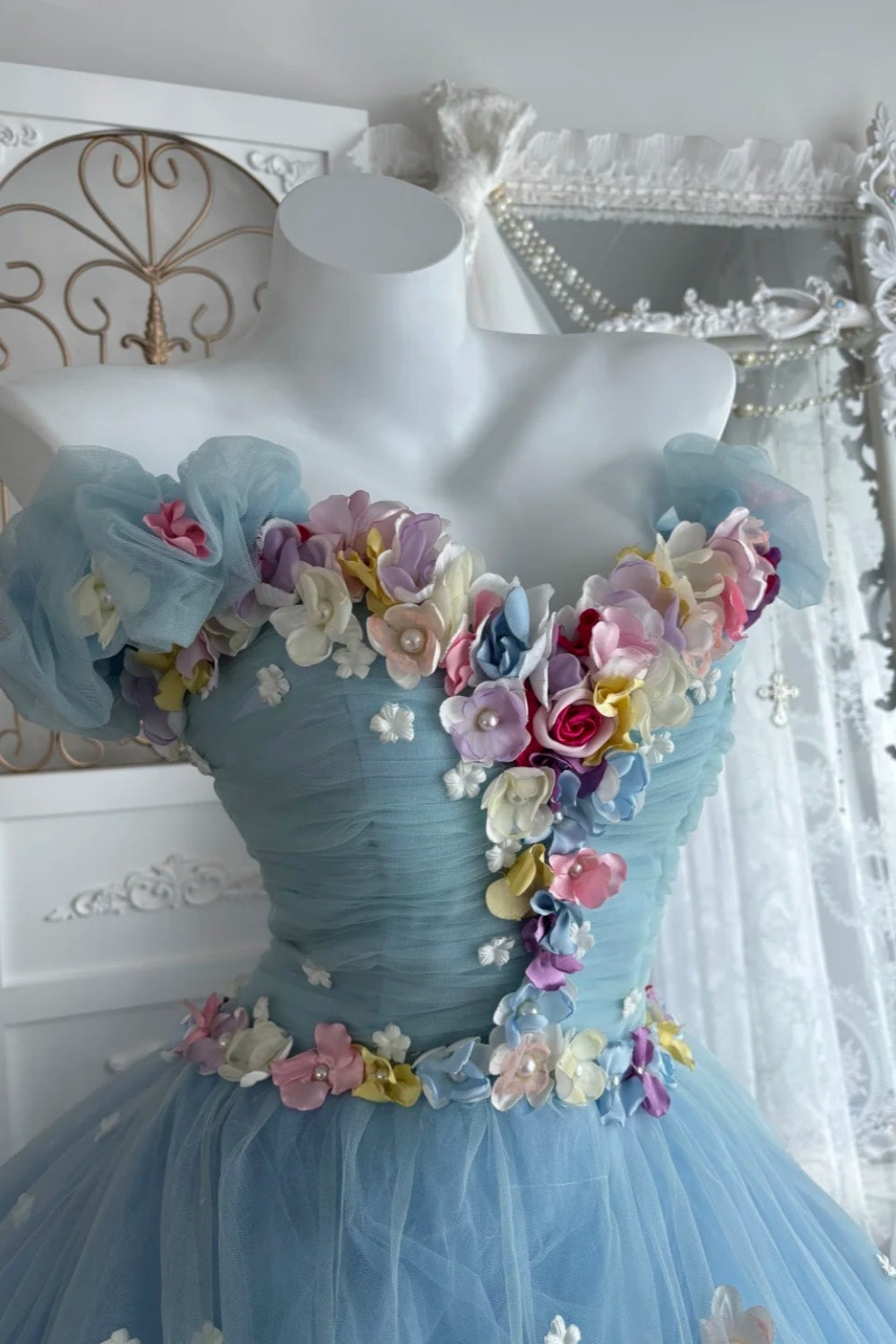 Robe de bal de princesse sans bretelles, motif floral 3D bleu clair, inspirée du jardin de Cendrillon (NV6844)