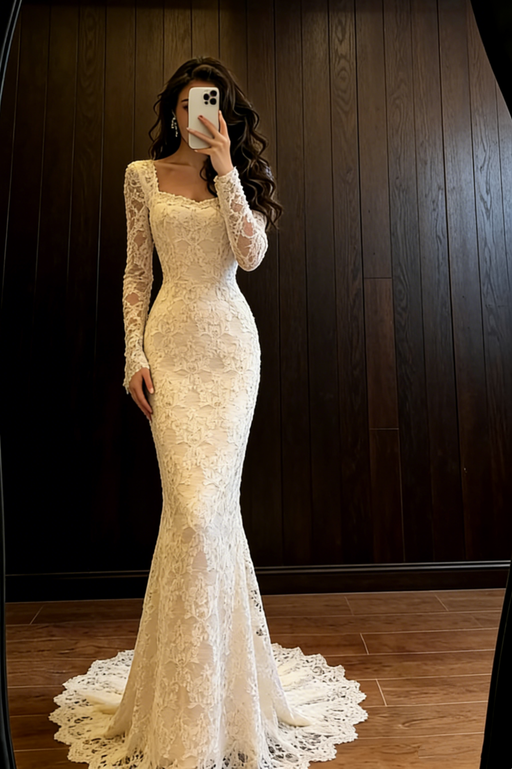Robe de mariée sirène en dentelle ivoire, col carré, manches longues et traîne NV6754