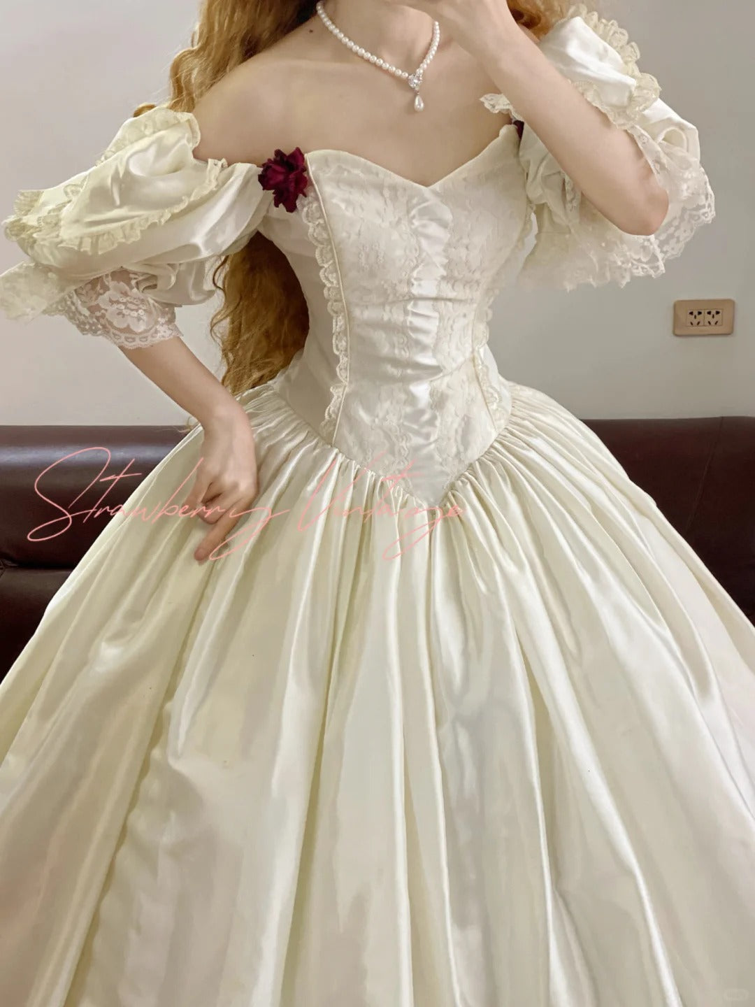 Ivory White Vintage Elegant Lace Long Princess Ball Gown nv5000