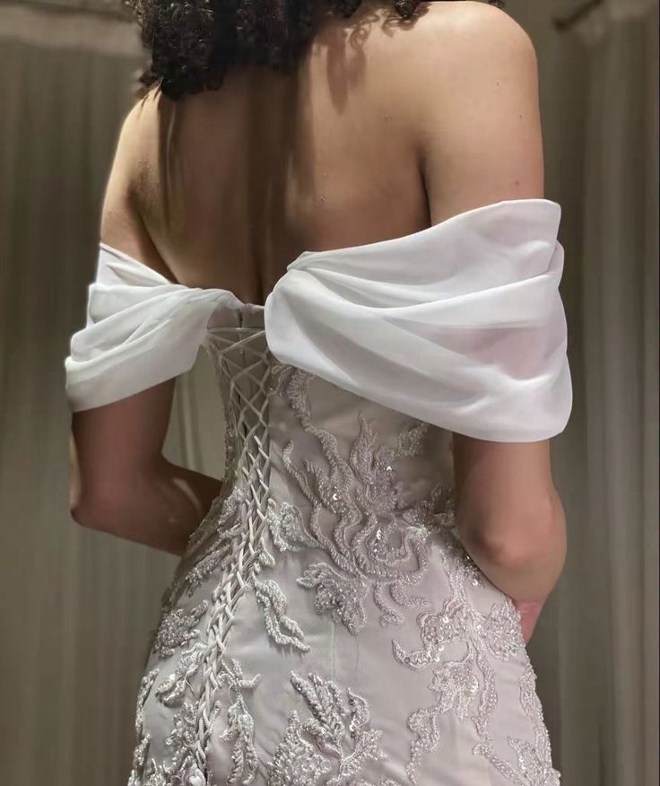 Gorgeous White Off Shoulder Beaded Applique Long Ball Gown Wedding Dress nv1811
