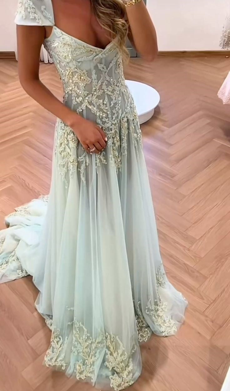 NiceVestidos - Robe en mousseline à appliqués floraux exquis NV5955