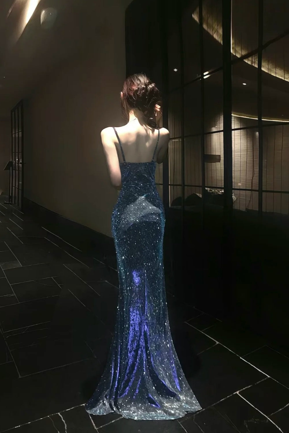 Robe longue brillante cintrée NV6770