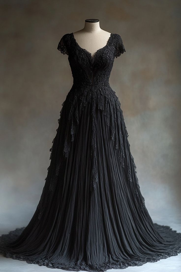 Robe de bal longue à fines bretelles style gothique romantique | Robe de bal noire en tulle et dentelle multicouches pour soirée rétro ou dîner chic NV6281