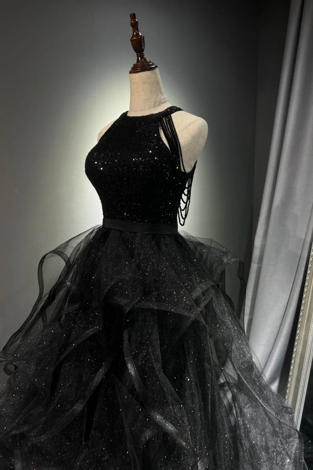 Robe de bal longue noire brillante NV6624