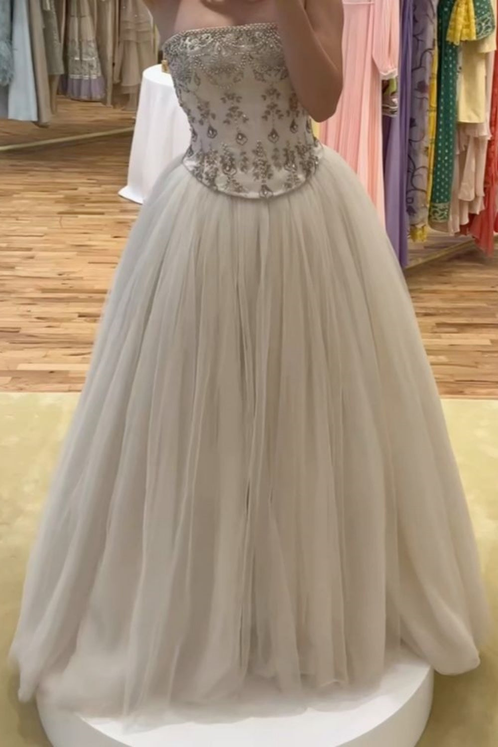 NiceVestidos - Robe de mariée longue en tulle blanc à perles délicates NV5838