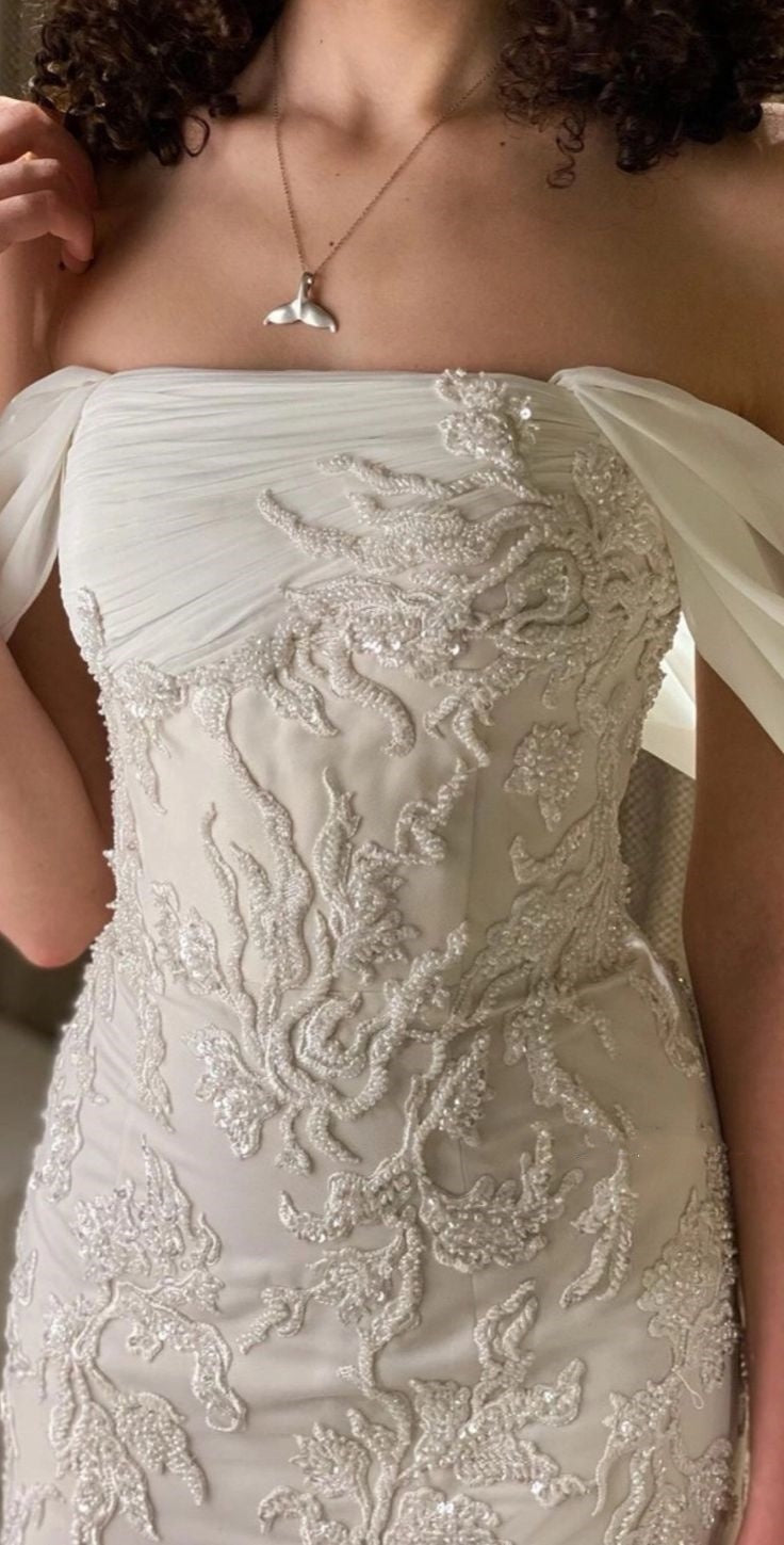 Gorgeous White Off Shoulder Beaded Applique Long Ball Gown Wedding Dress nv1811
