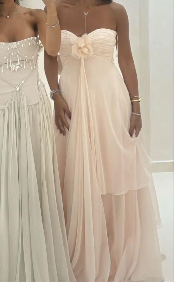Coup de cœur des demoiselles d'honneur ! Robe bustier en mousseline fluide et polyvalente, ton clair, NV6826