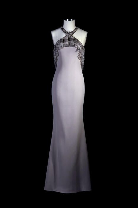 Robe de fée élégante longue en satin violet clair, dos nu et dentelle noire NV6237