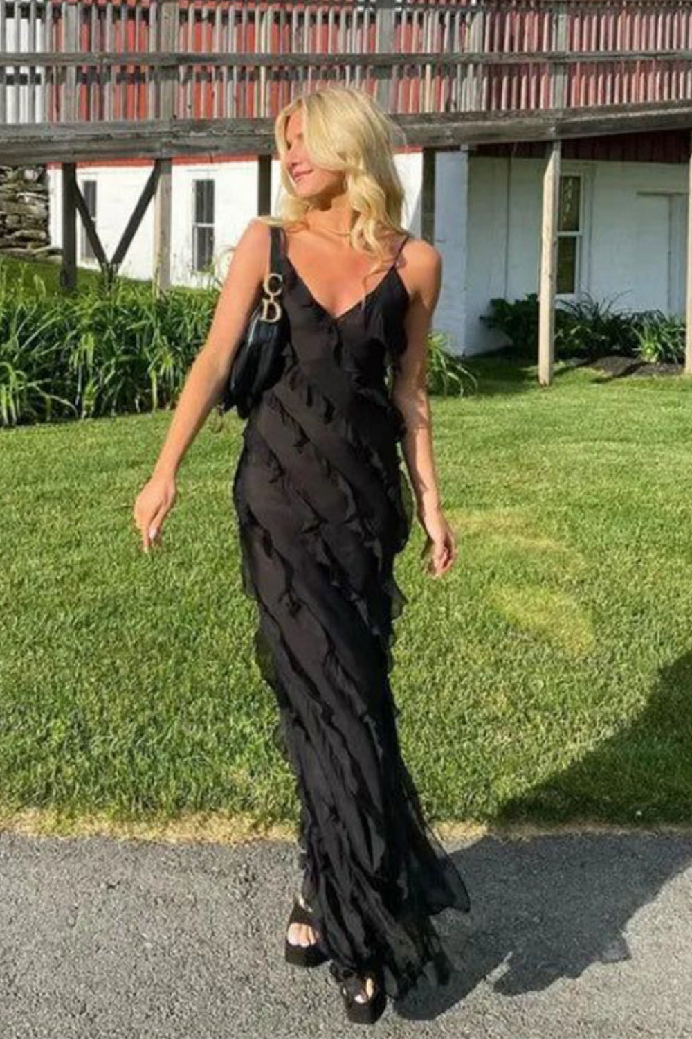 Robe de soirée longue noire élégante à volants et en tulle pour invités de mariage nv3212