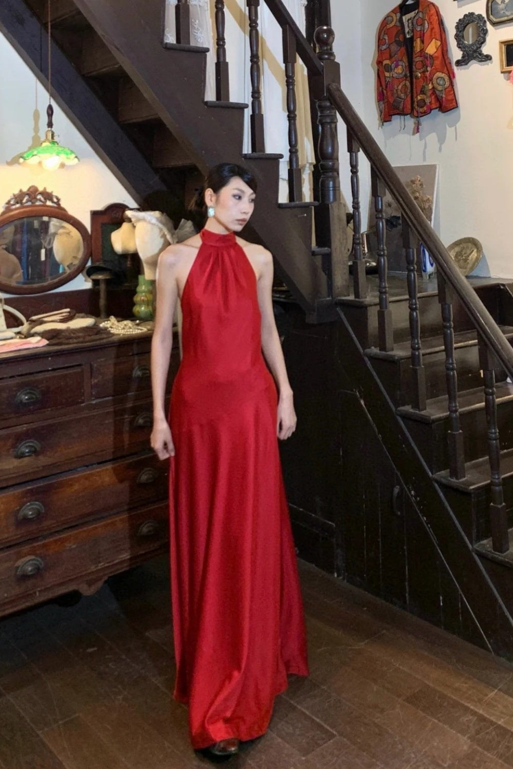Robe de soirée longue élégante en satin avec bretelles rouges NV6603