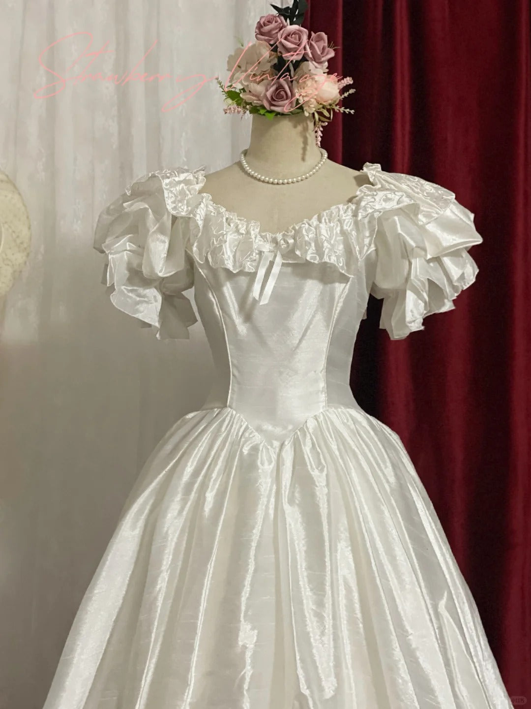 White elegant vintage wedding long ball gown princess. nv5080
