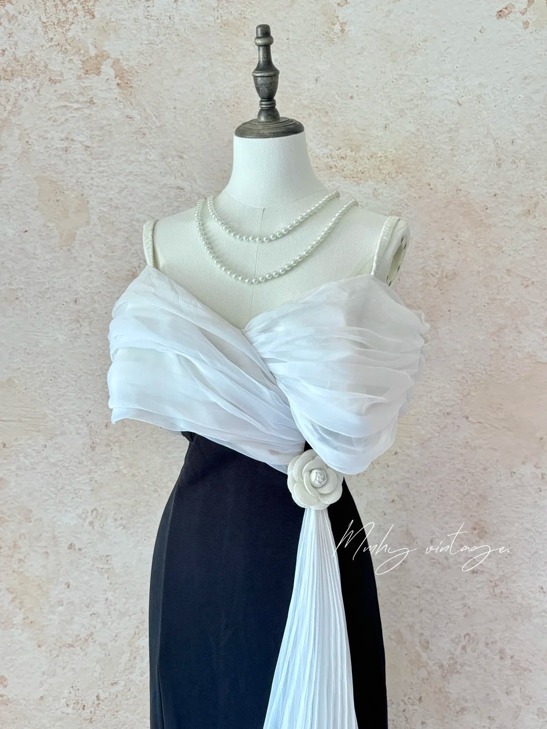 Black and white classic retro elegant Hepburn style with camellia on the waist long left lower skirt small slit slim fit satin tulle ball gown evening gown adult dress birthday gown ball gown nv4095