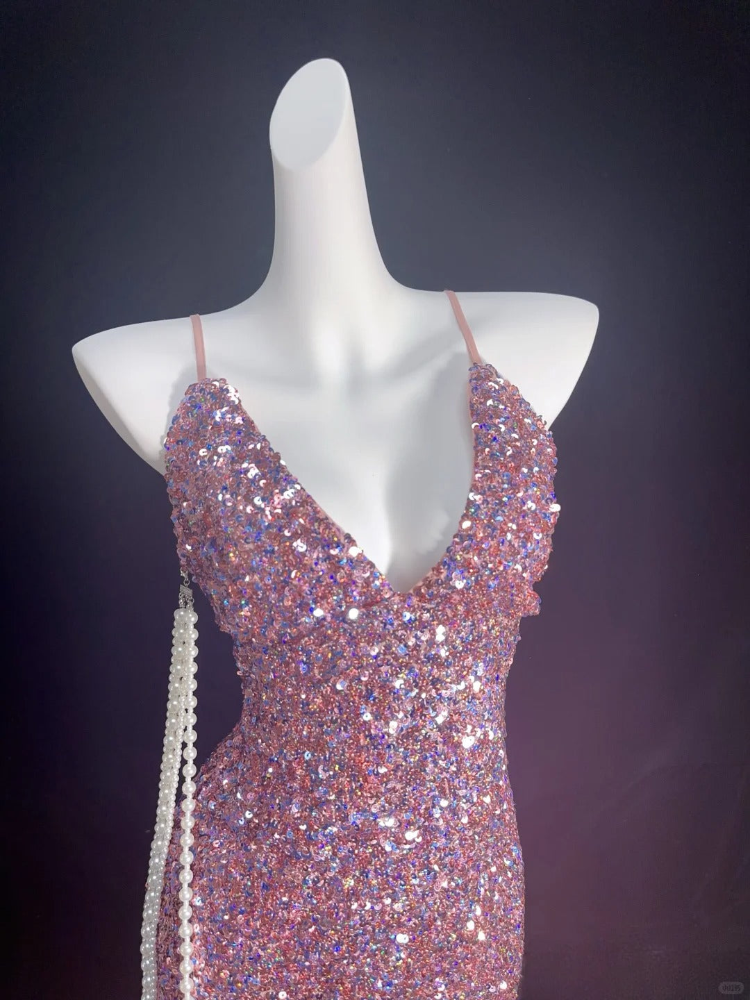 A rose pink, pearl-embellished, elegant, slim-fitting retro short homecoming dress for a party or dinner nv5225