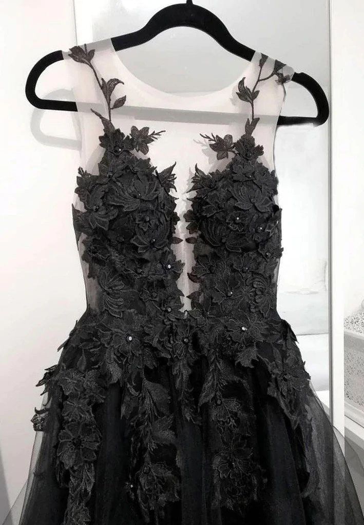 Robe de soirée longue en tulle et dentelle noire nv42