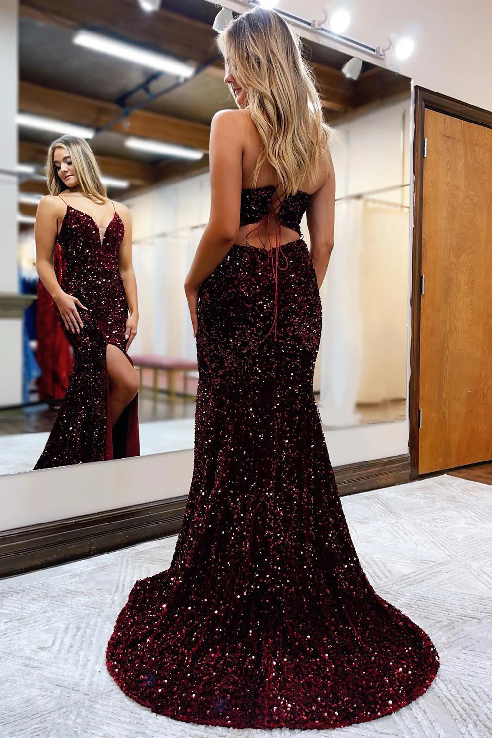 Black Lace-Up Back Sequis Mermaid Prom Dress with Slit nv631