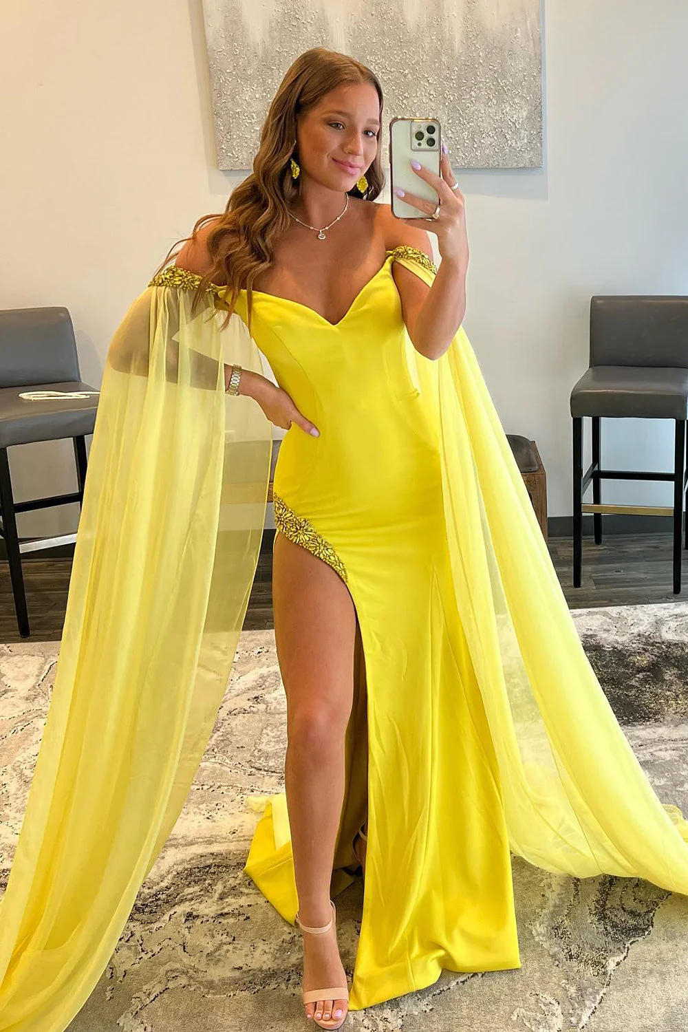 Robe de bal longue jaune à épaules dénudées avec fente nv702