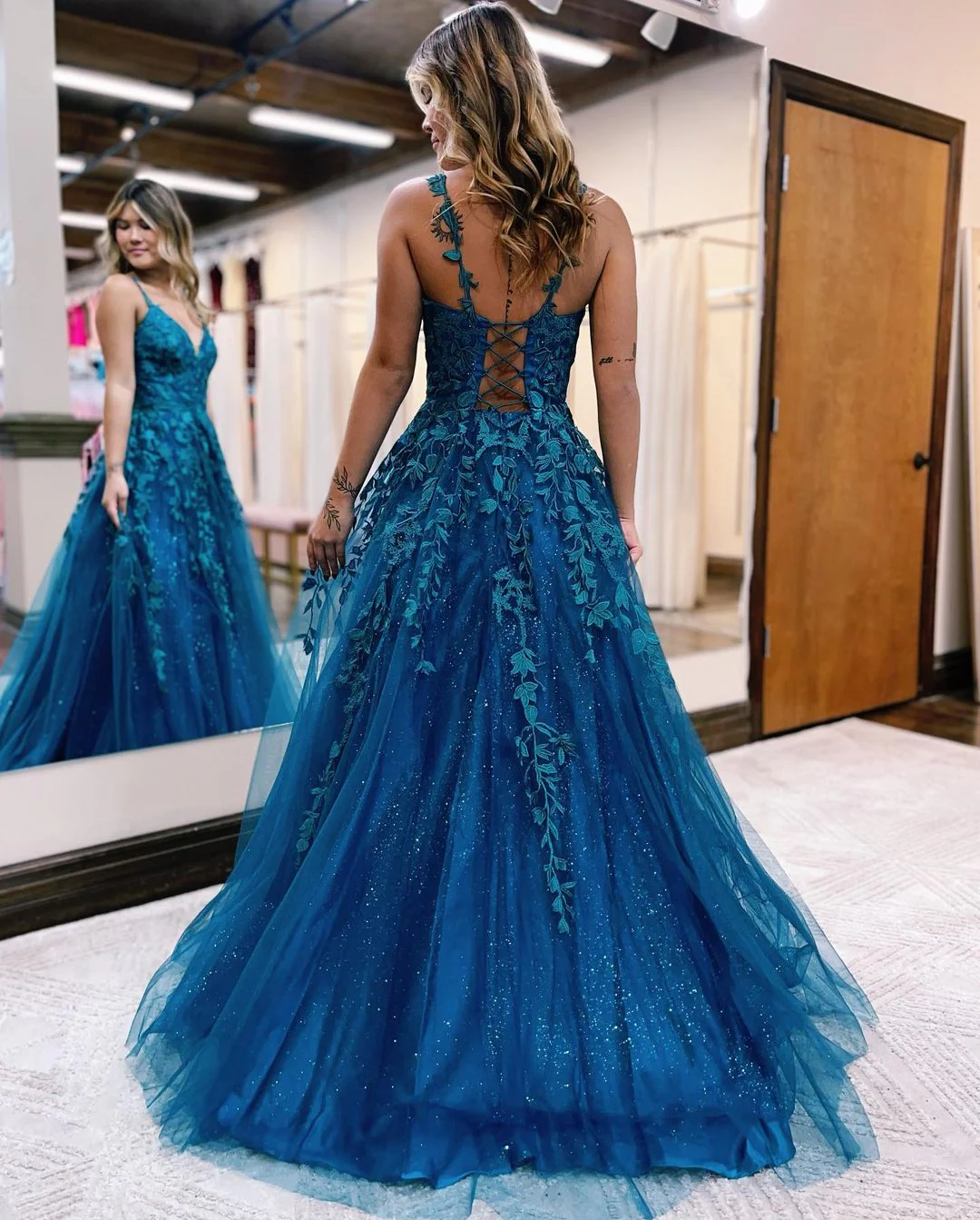Cute A Line V Neck Vivid Blue Tulle Long Prom Dresses with Appliques nv705