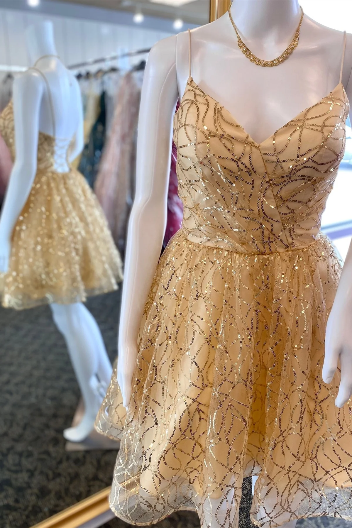 Robe de soirée courte à lacets lavande pailletée nv801