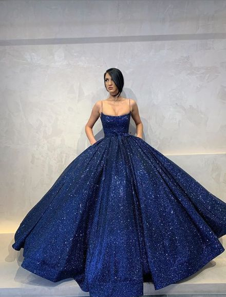 Robe de bal à encolure dégagée bleu roi à sequins nv393