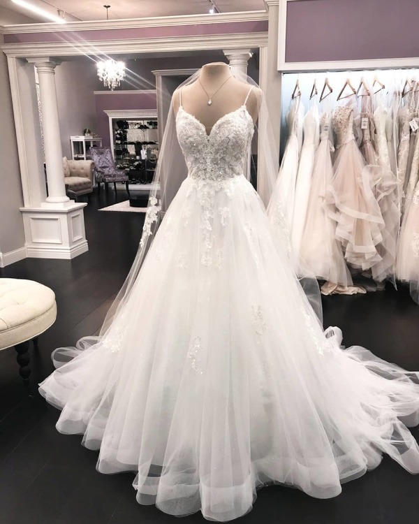 Robe de mariée à bretelles spaghetti, robe de mariée, robe de bal sur mesure nv253