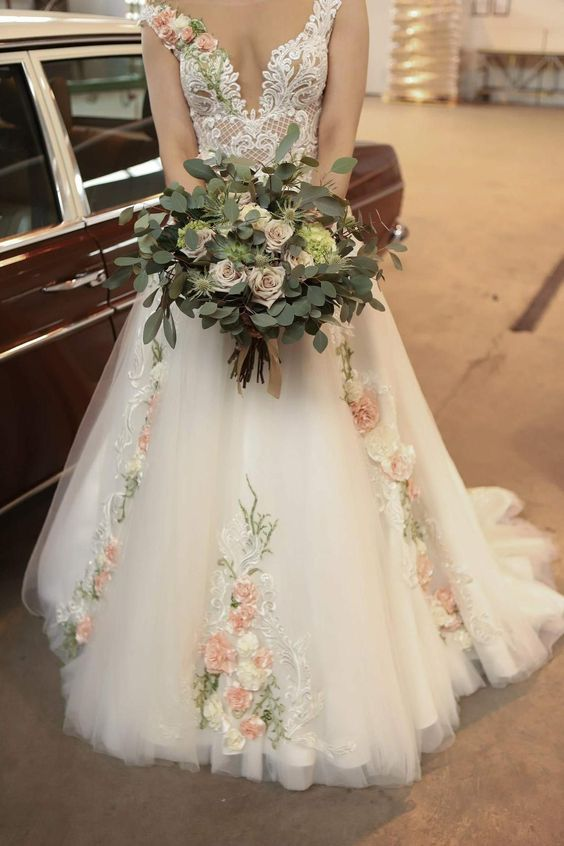 Princess Ball Gown V Neck Tulle White Wedding Dresses Chic Prom Dress nv532