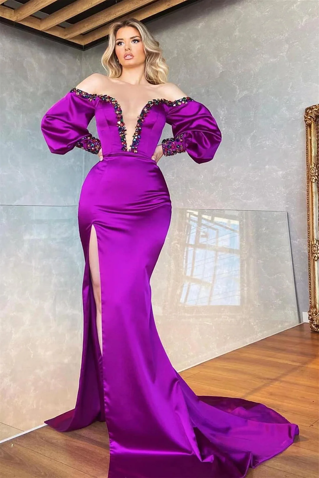 Robe de bal sirène violette à manches longues, fente à épaules dénudées avec cristaux nv417