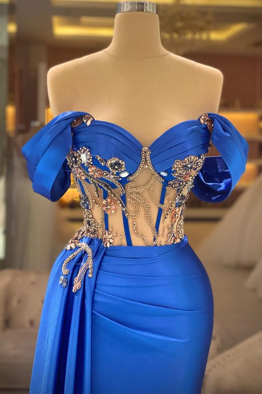 Robe de bal élégante bleue à épaules dénudées sans manches avec perles et fente nv507