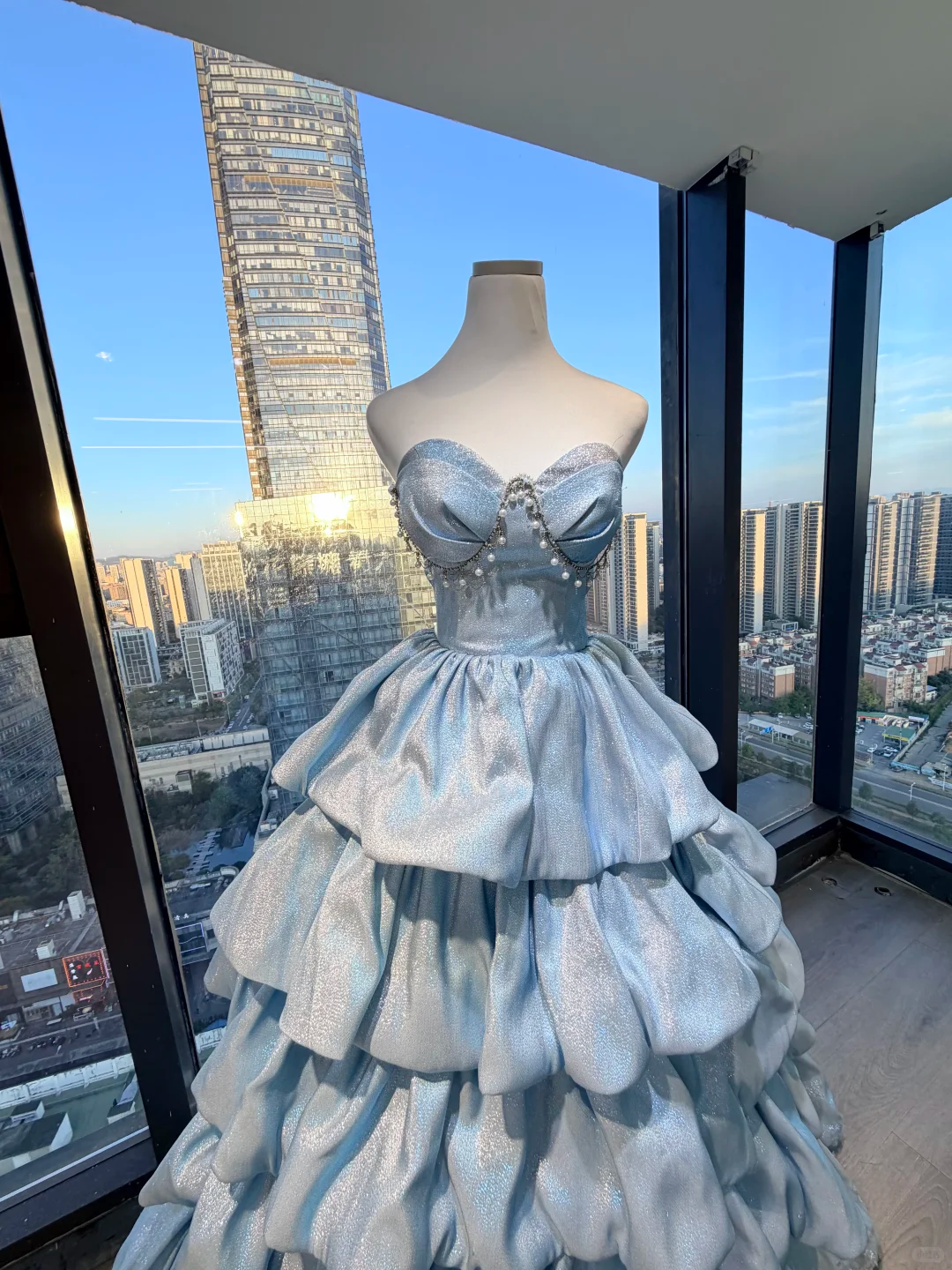 Ice Blue Strapless Princess Evening Gown Sweetheart Neck Pearl Rhinestone Shiny Tiered Cake Skirt Long Prom Dress  NV7017