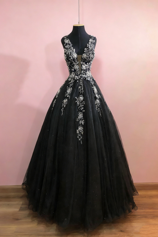 Robe longue de soirée/bal/tapis rouge en tulle noir à décolleté plongeant orné de perles et de fines bretelles - NV6802