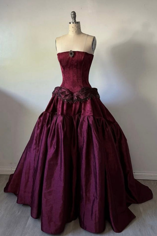 Robe de cour vintage longue sans manches, bustier, en satin bordeaux NiceVestidos NV6197