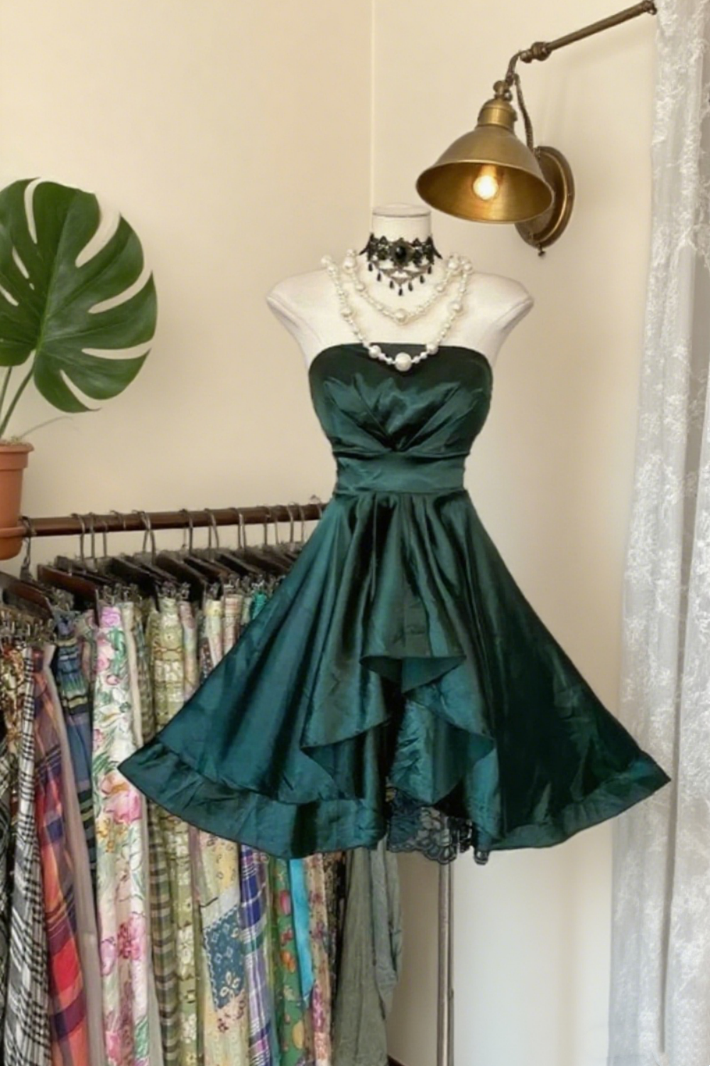 Robe bustier noire mini style Hepburn vintage - Ourlet à volants - Robe de soirée ravissante NV6756