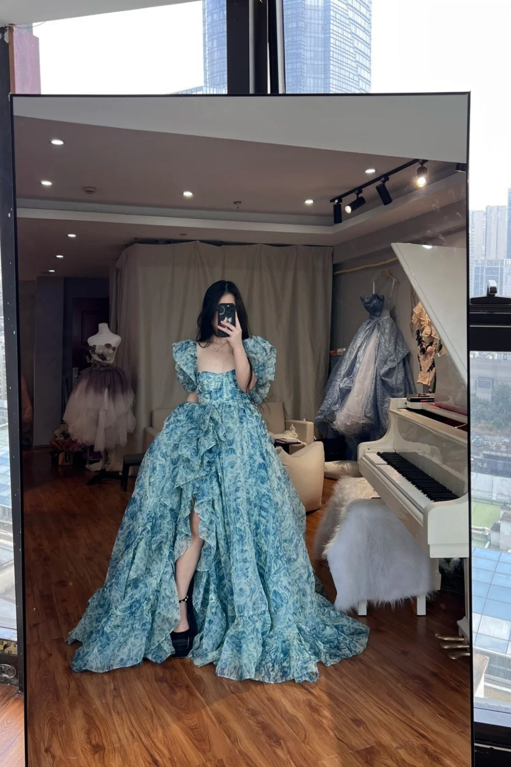 Robe longue en tulle bleu à fleurs NV6652