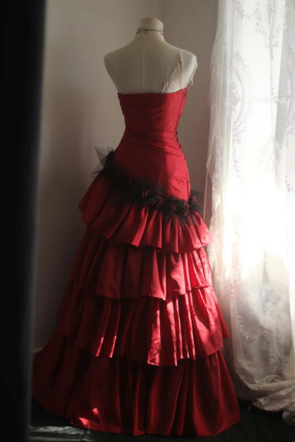 Robe de mariée princesse rouge flamme asymétrique NV6585