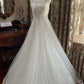 Robe de mariée de style bal étoilé, blanche, ornée de perles, col en V, sans manches, traîne, NV6365
