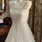 Robe de mariée de style bal étoilé, blanche, ornée de perles, col en V, sans manches, traîne, NV6365