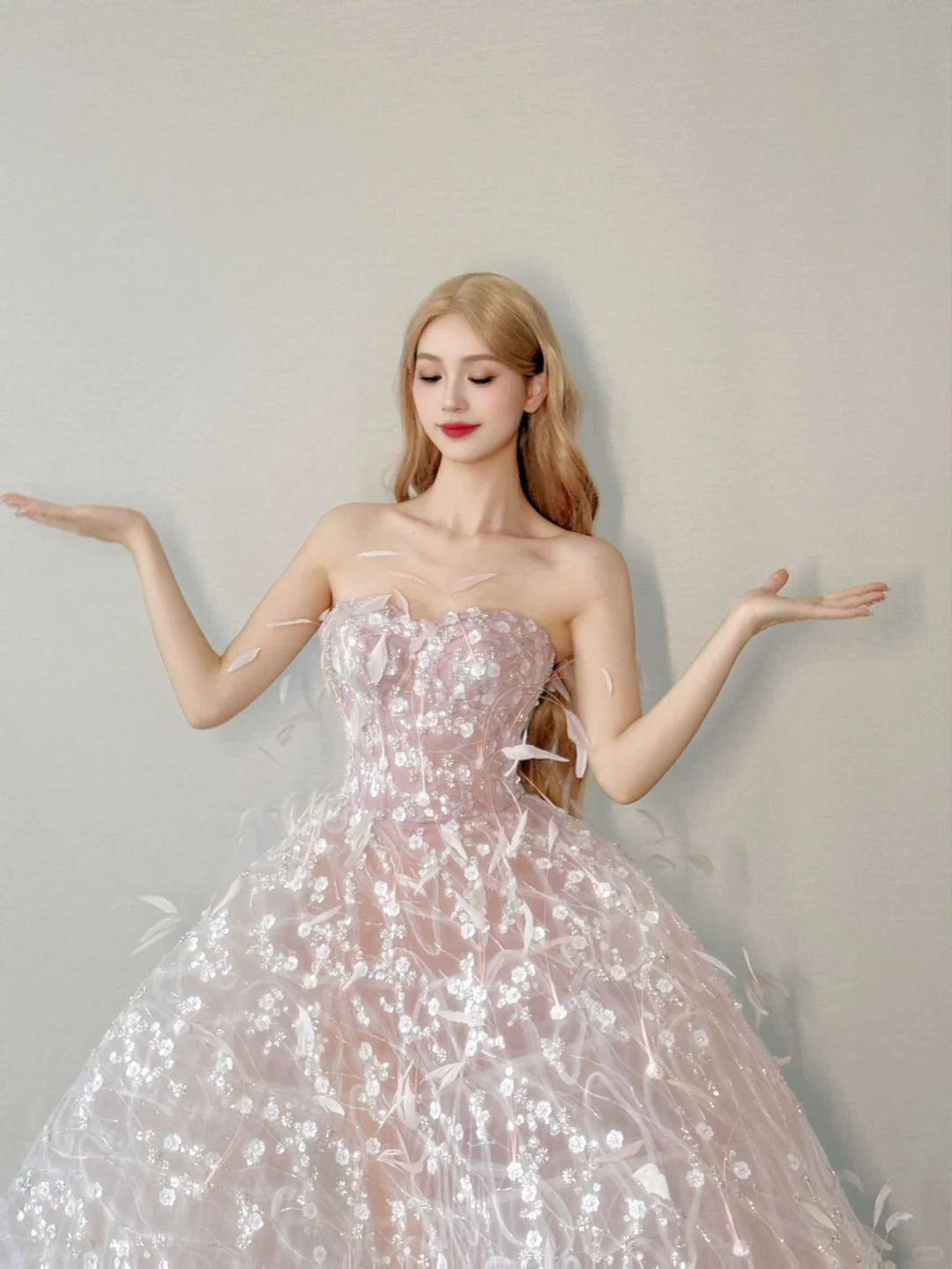 Light Pink Strapless Sweetheart Prom Gown Floral Beaded 3D Feather Sheer Tulle A Line Evening Dress  NV7153