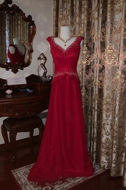 Robe de mariée rouge bordeaux luxueuse et élégante, ornée de perles, sans manches, col en V et traîne - Robe de mère de la mariée et robe de soirée NV6372
