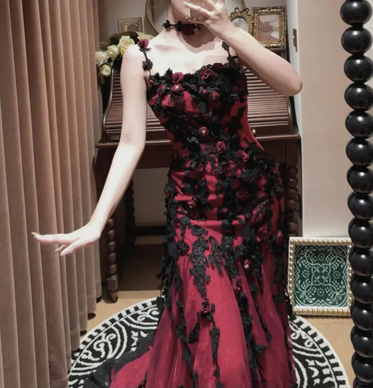 Robe gothique sans manches en dentelle rouge et noire à motif floral 3D, longueur au sol, modèle NV6189
