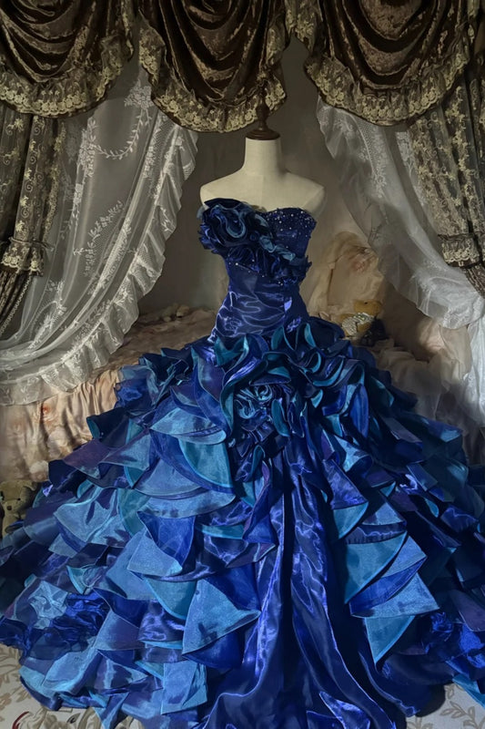 Une magnifique robe de bal longue en tulle bleu scintillant NV6660