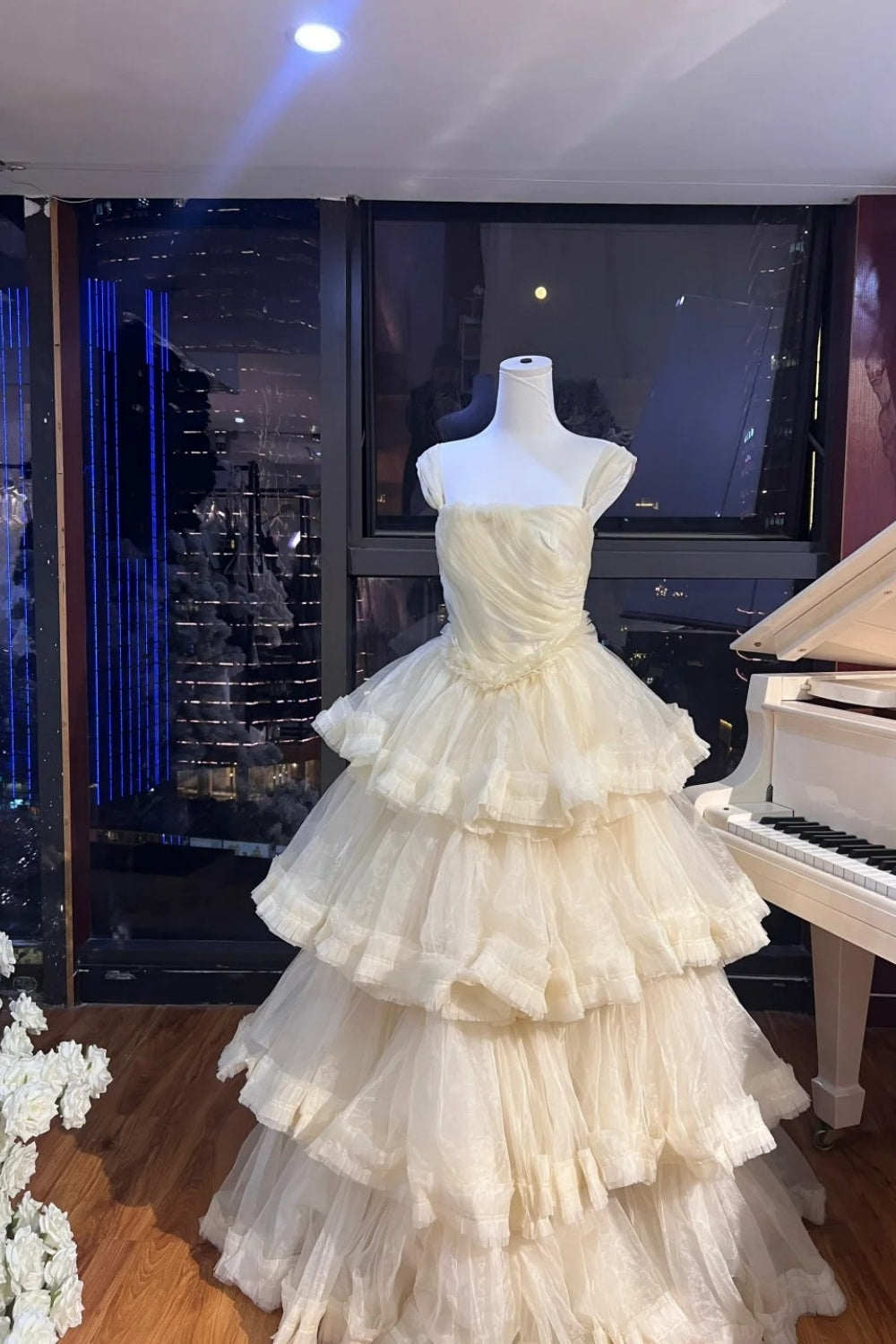 Robe de princesse ravissante et délicate, longue robe de bal en tulle à plusieurs couches NV6643