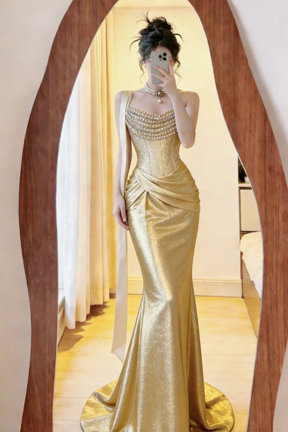 Robe de bal longue en satin doré NV6665